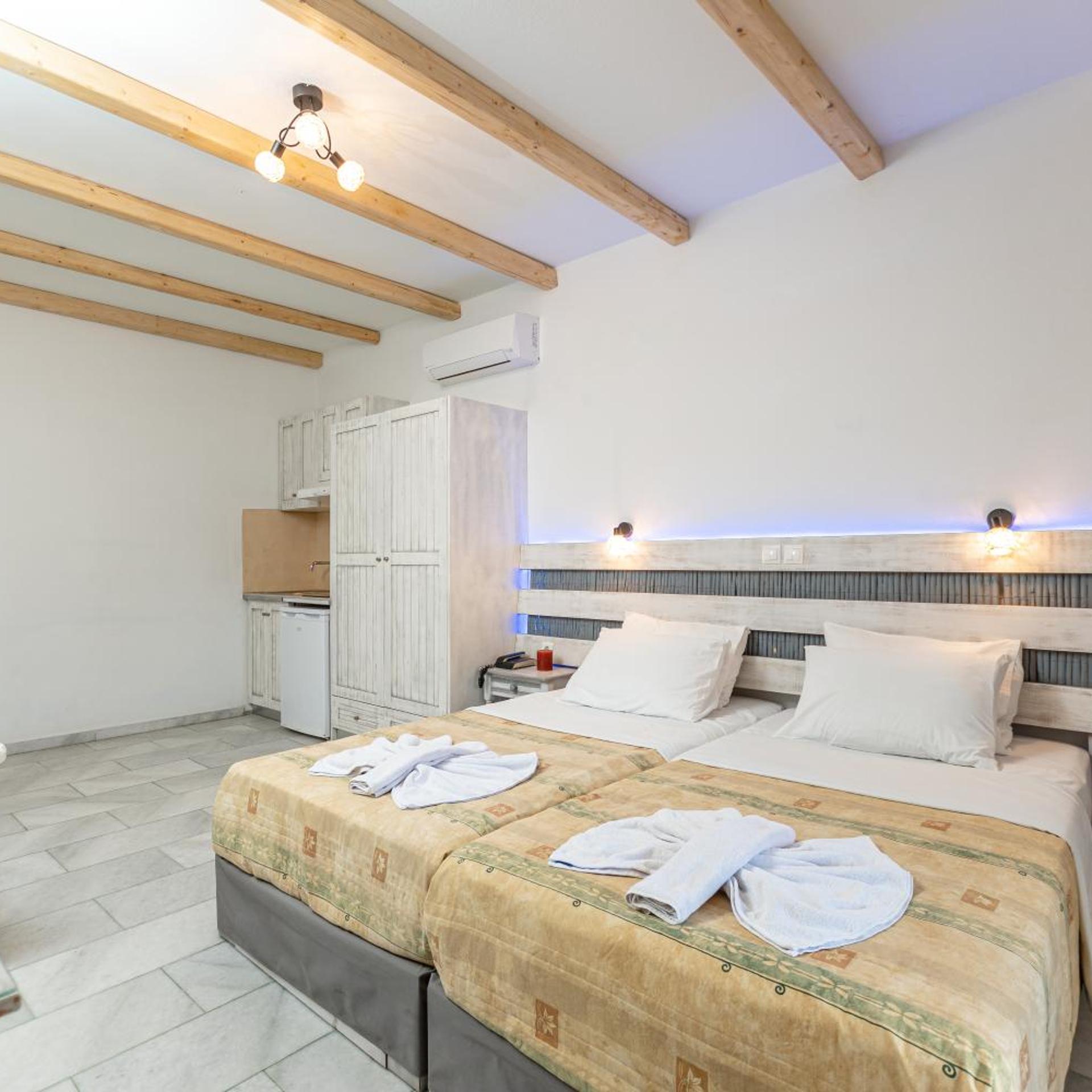 استوديو ثلاثي، Agios Prokopios Hotel 5/10
