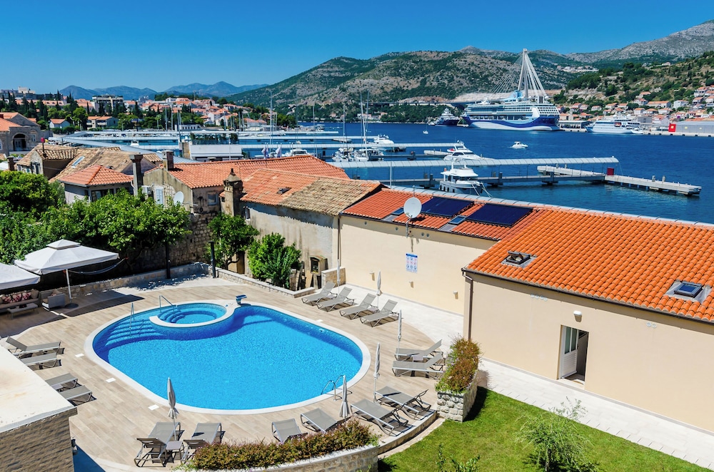 ORKA APARTMENTS 67/75