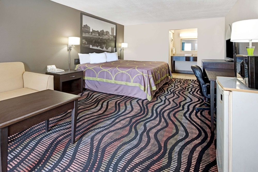 Super 8 by Wyndham Lakeland 22/41