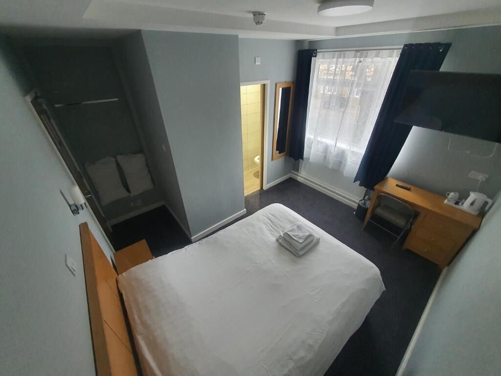 Room, Double Bed