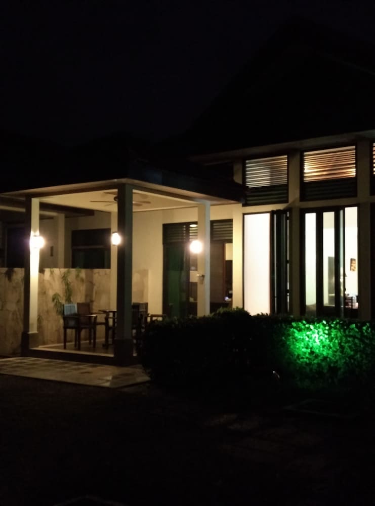 Sabah Beach Villas Suites 7/63