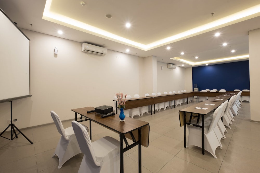 Hotel 88 Bekasi 28/35