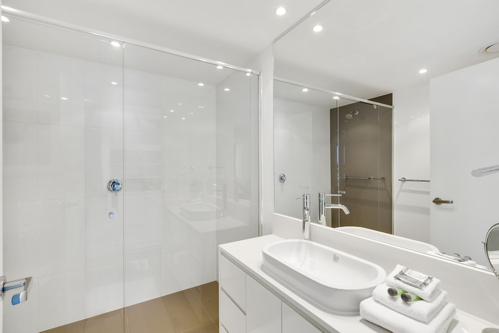 H Residences - We Accommodate 8/40