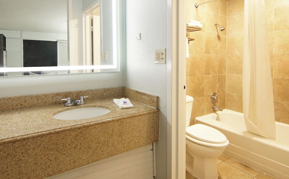 Motel6 Mesquite, TX – Town East 39/42