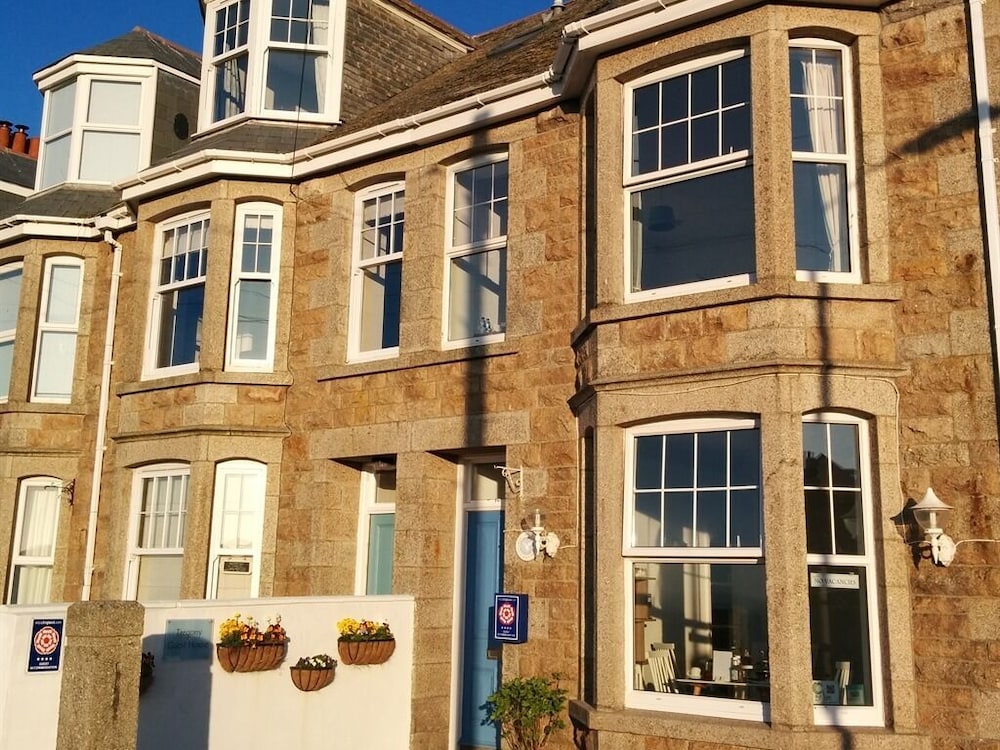 Tregony Guest House 1/52