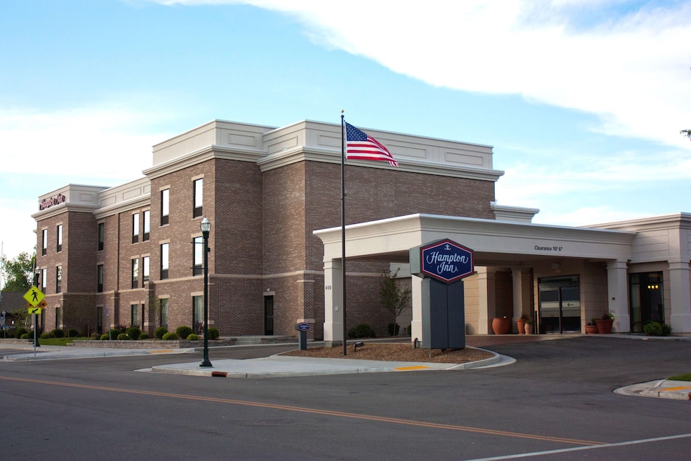Hampton Inn Burlington, WI 7/58