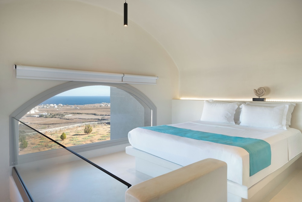 Danae Suites 12/50