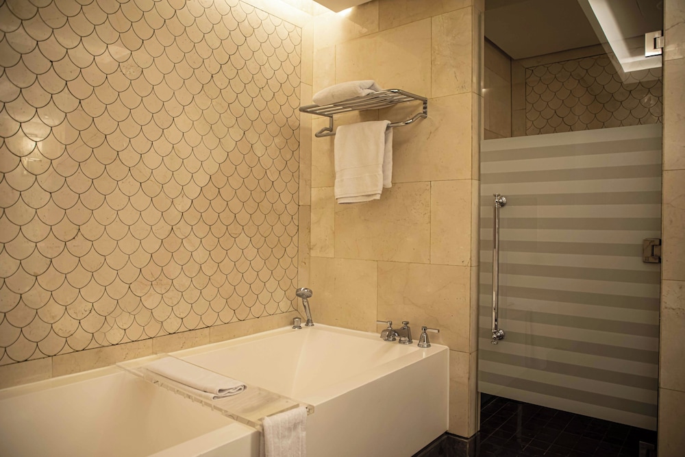 Fairmont Amman 78/79