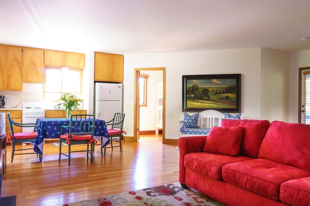 Leland Lodge 24/50