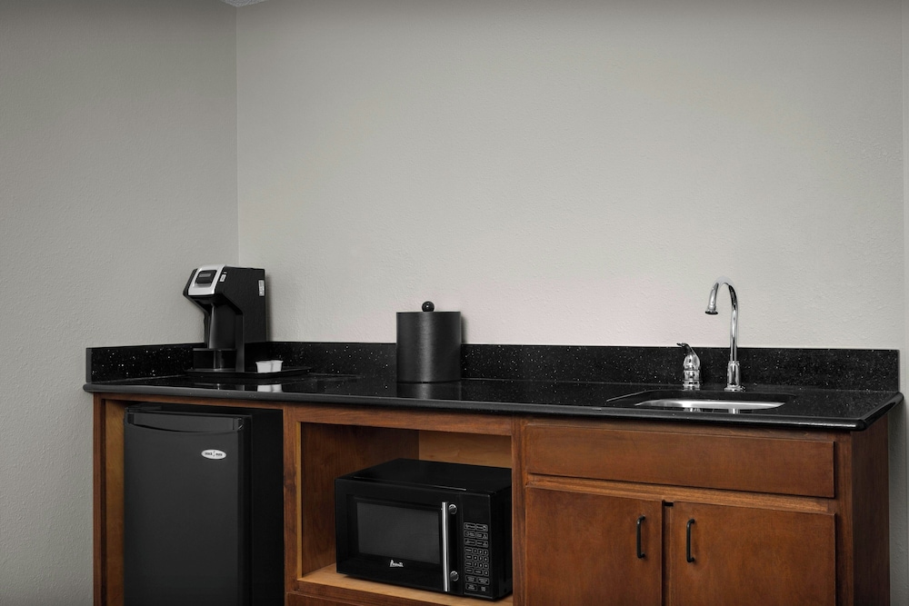 Fairfield Inn And Suites Winston Salem Hanes Mall 12/71