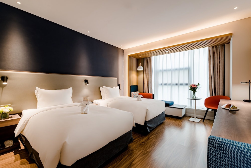 Holiday Inn Express Taian City Center 9/50
