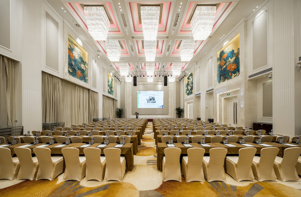 Fuzhou Jeurong Hotel 59/72