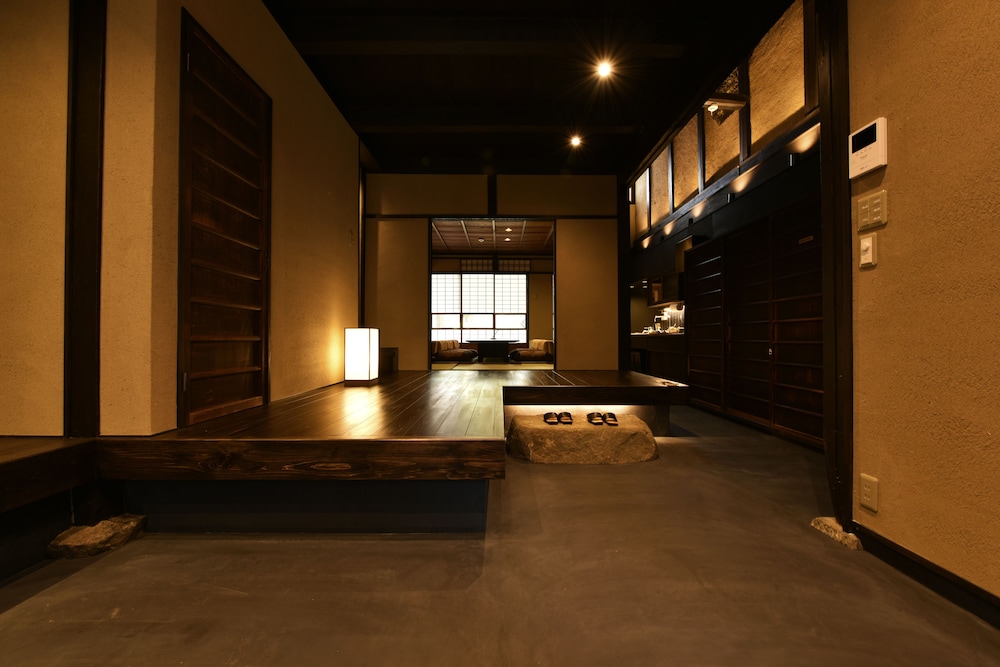 Kuraya Kamigojo-Cho 40/57