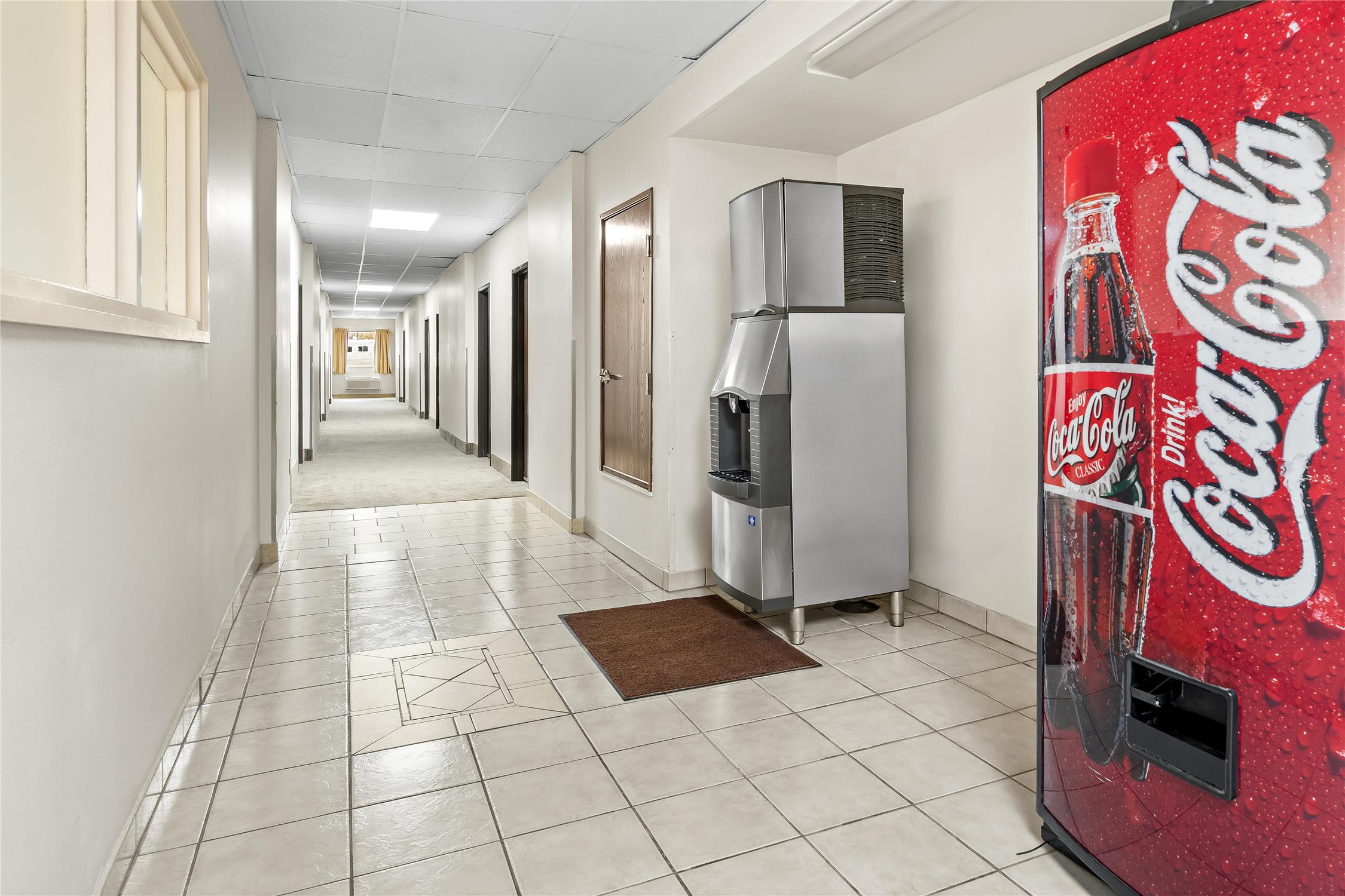 Americas Best Value Inn Somerville, TX 22/52