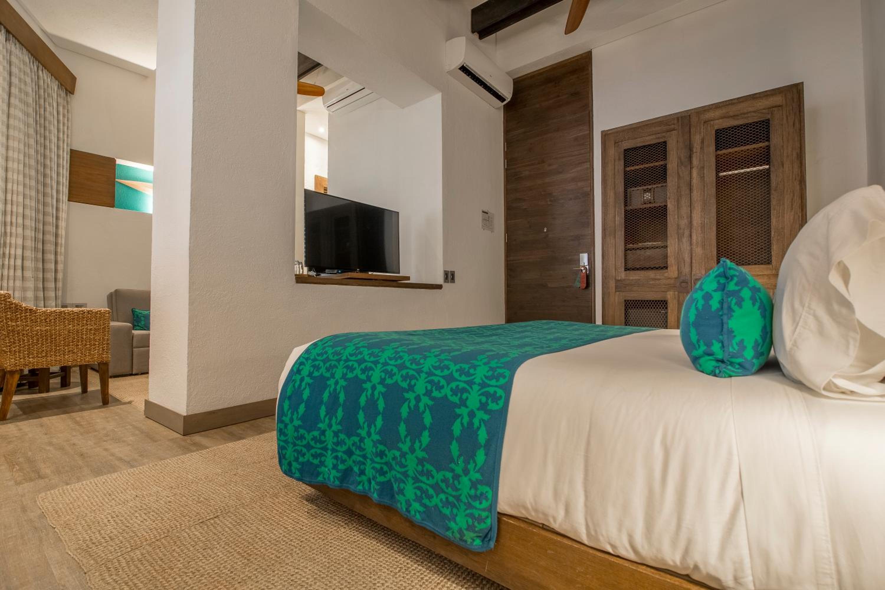 Junior Suite, King Bed, Sofa