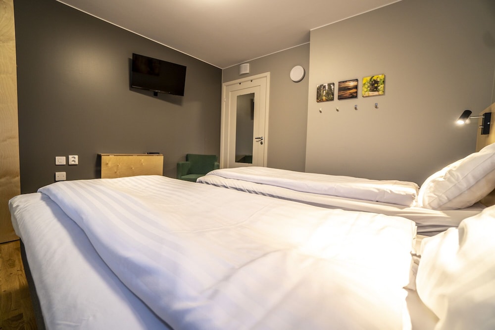 Jbp Hotell 8/30