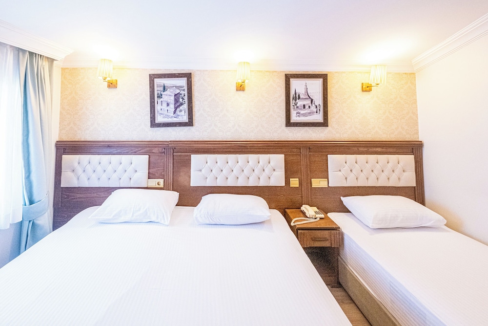 ROOM, TRIPLE