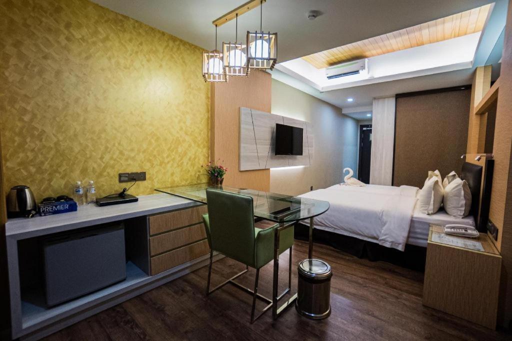 JC Mark Hotel 25/53