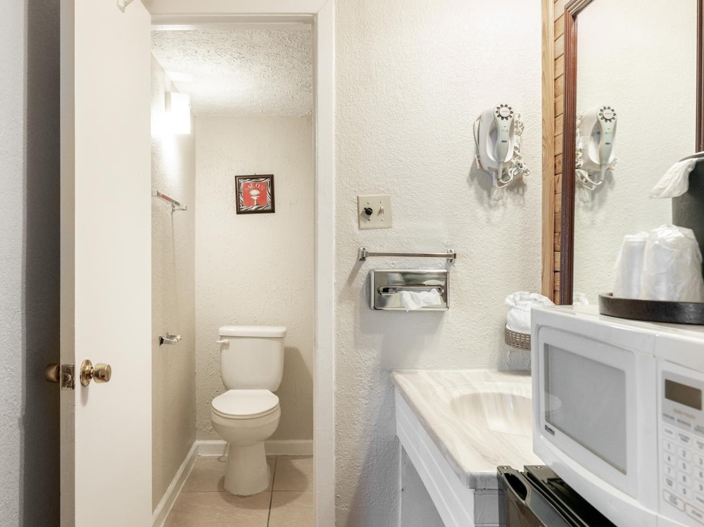 Hotel Houston, TX near Medical Center/NRG Stadium 9/39