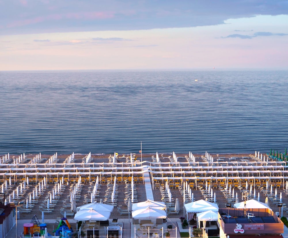 Atlantic Hotel Riccione 69/75