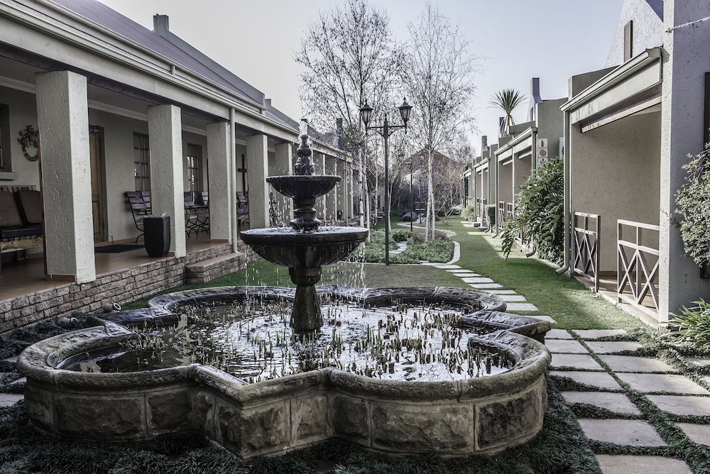 Afrique Boutique Hotel O.R. Tambo 21/50