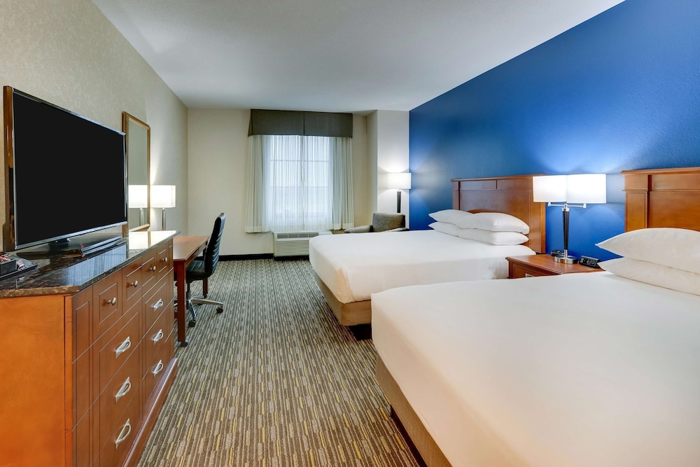 Drury Inn and Suites Sikeston 14/50