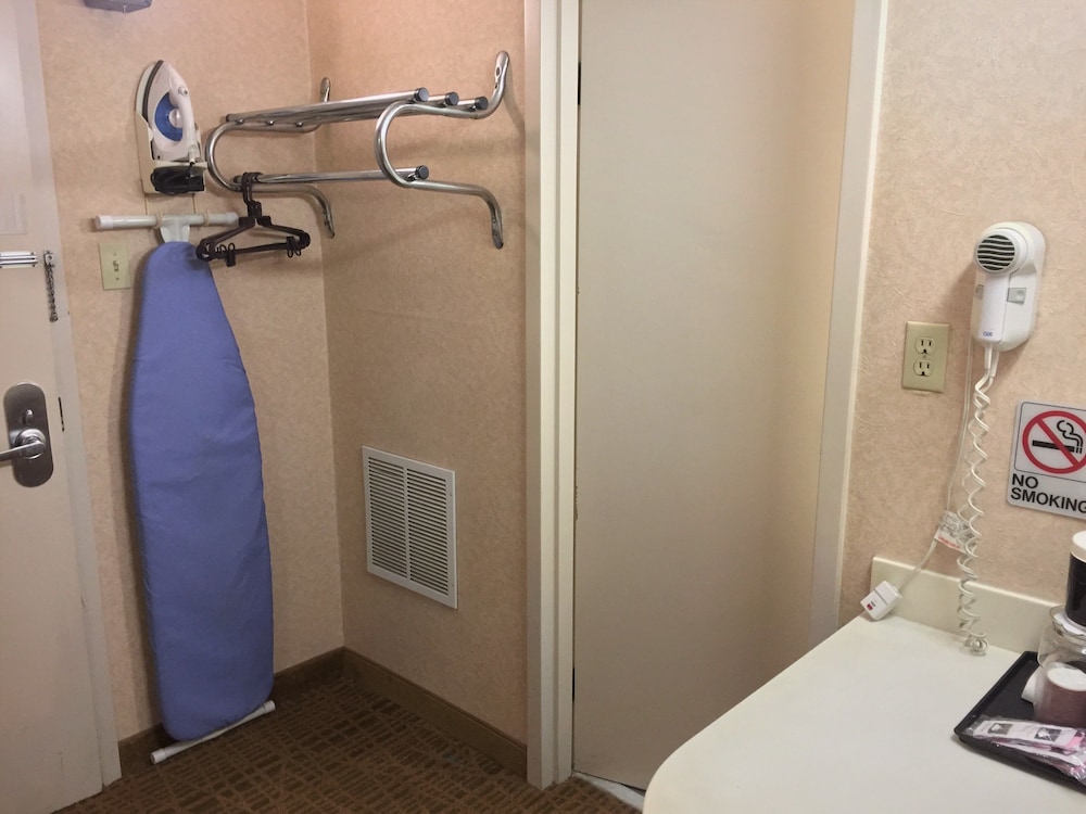Americas Best Value Inn Suites Boise 37/37