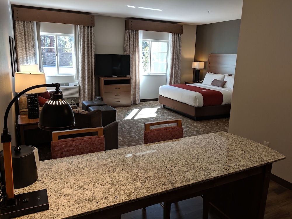 GrandStay Hotel & Suites Sisters 10/33