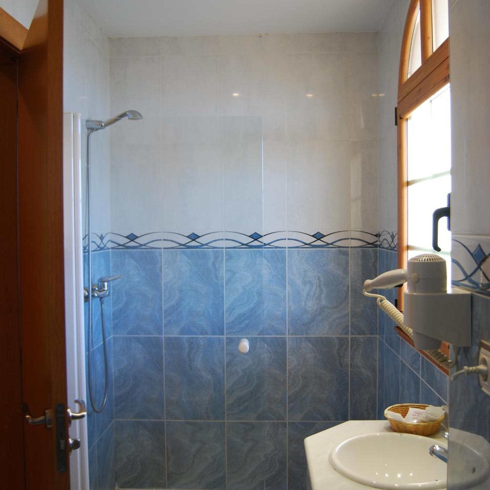 Room, Twin Beds, Two Extra Beds