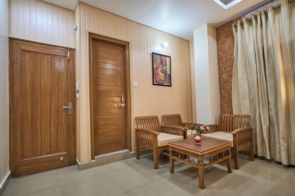 Treebo Roshan House 32/49
