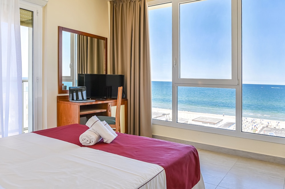 ROOM, TRIPLE, OCEAN VIEW