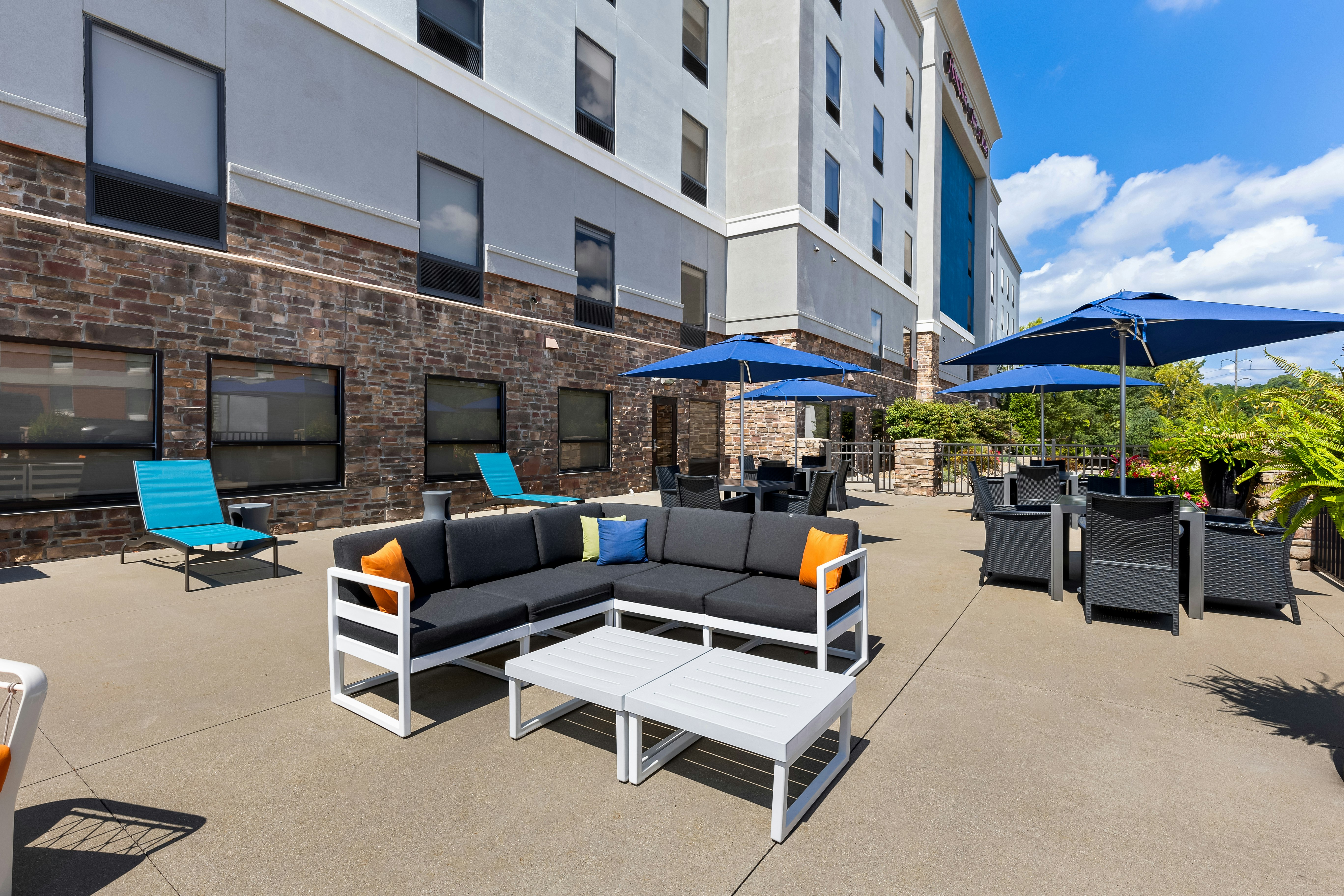 Hampton Inn & Suites Canton 51/54