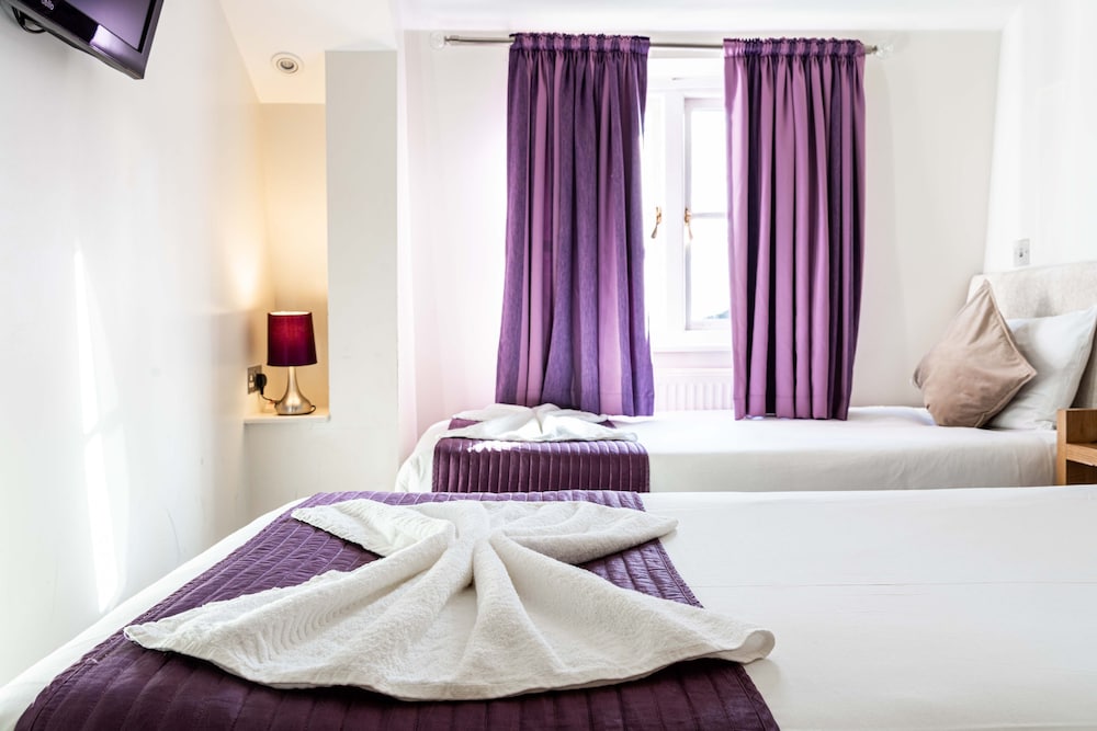 Lancaster Court Hotel 9/57