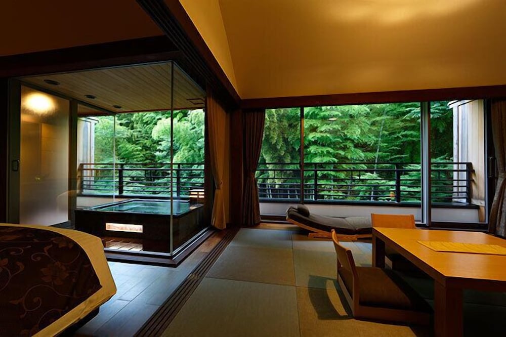 Hakone Kamon 27/41