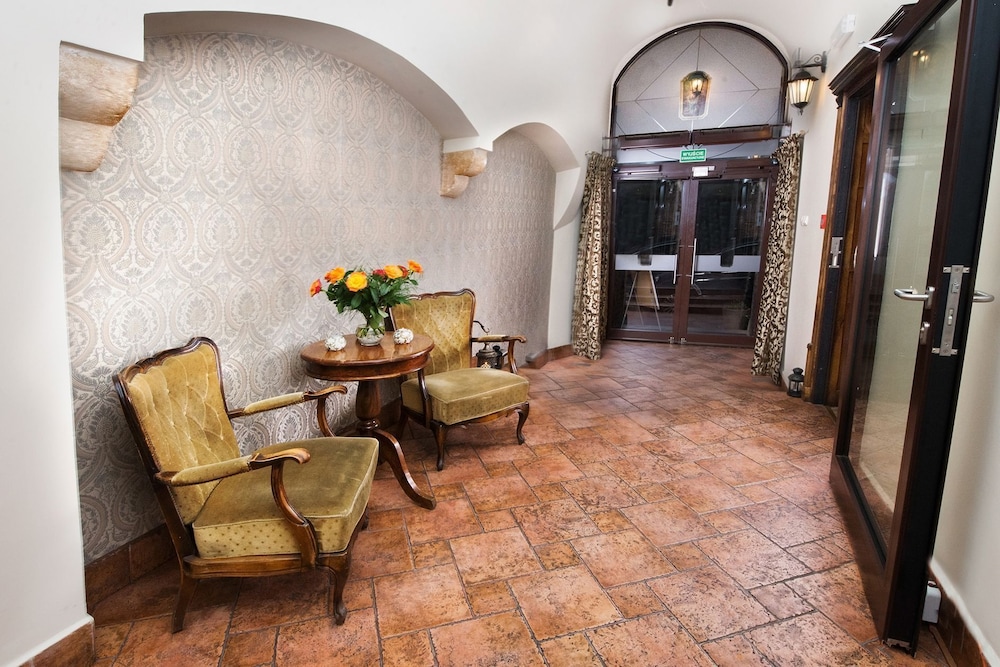 Mikolaj Hotel 45/51