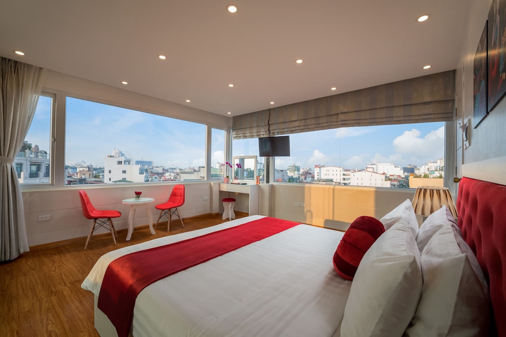ROYAL, PANORAMA, SUITE, CITY VIEW