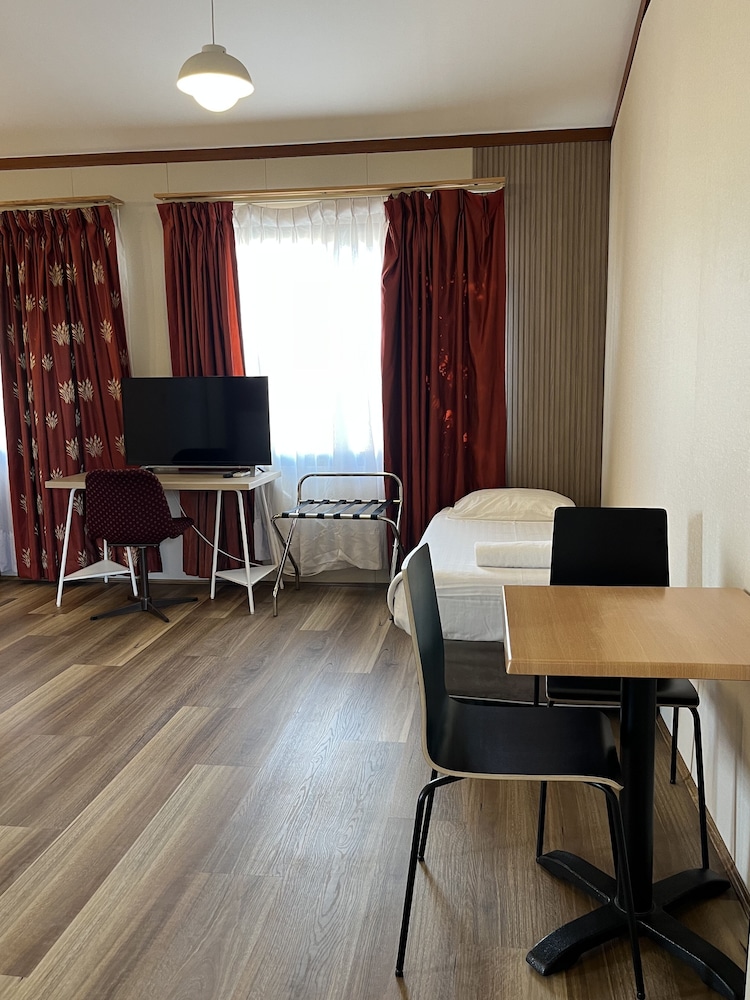 SPA VILLAGE TRAVEL INN 30/41