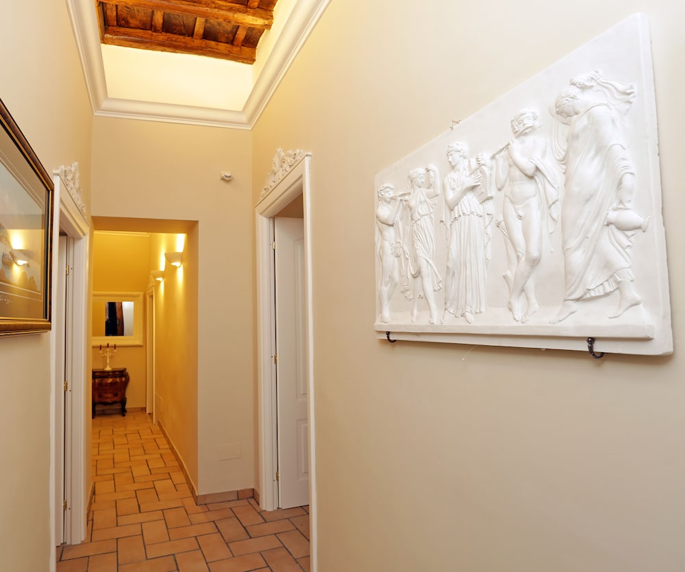 Madonna de Monti Suites 29/50