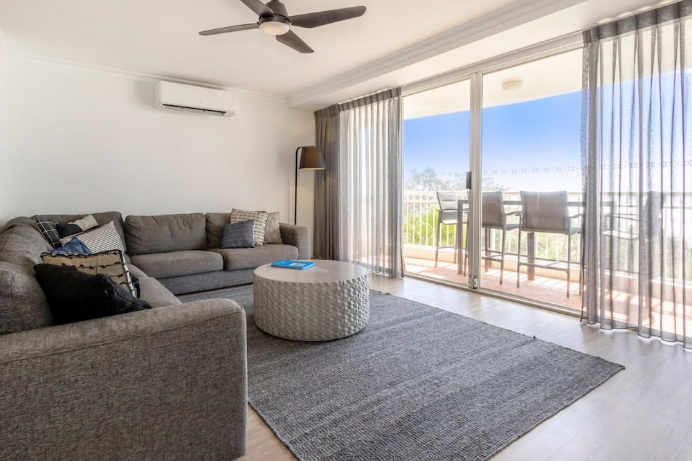 La Grande Apartments Broadbeach 30/48