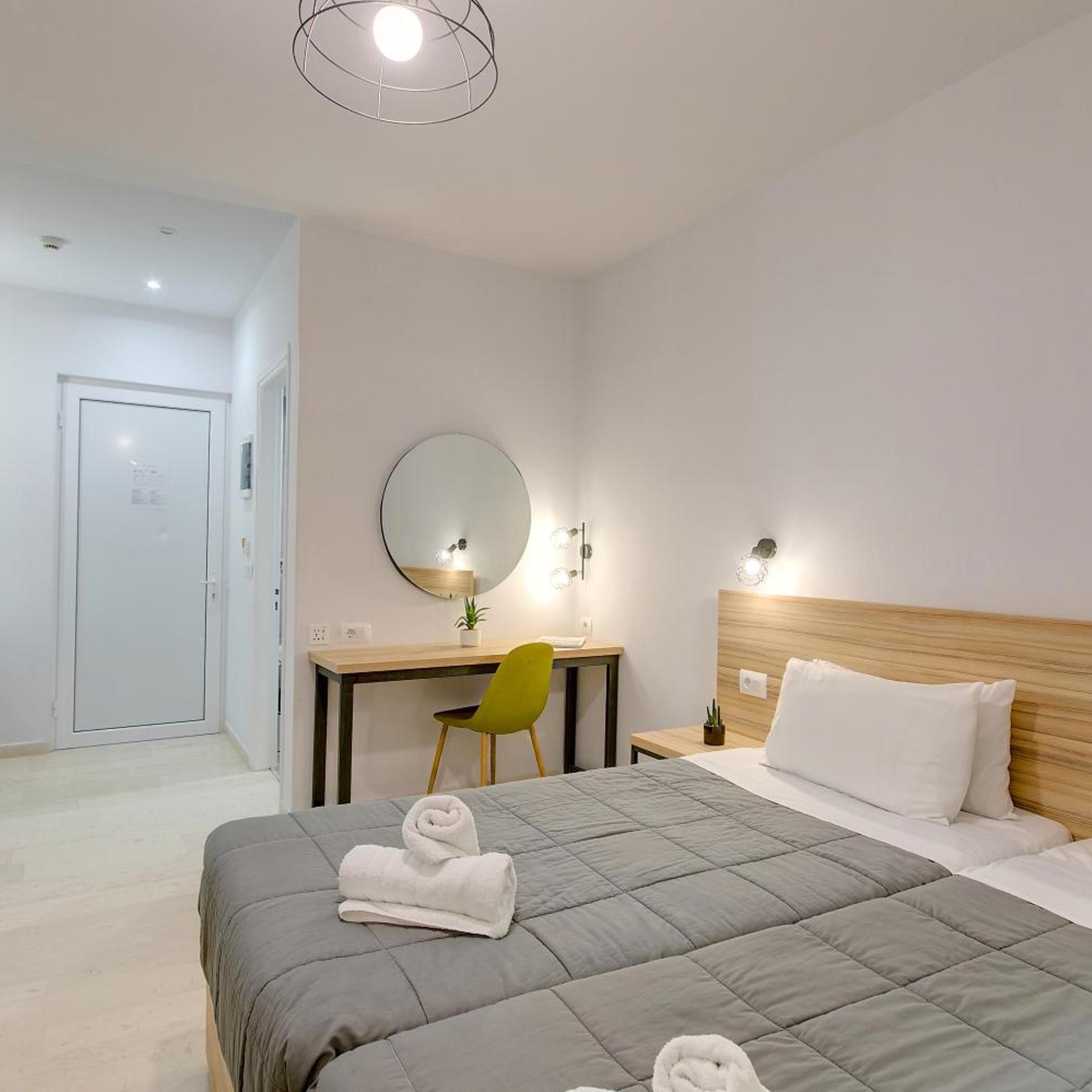 SUPERIOR, DOUBLE OR TWIN BED