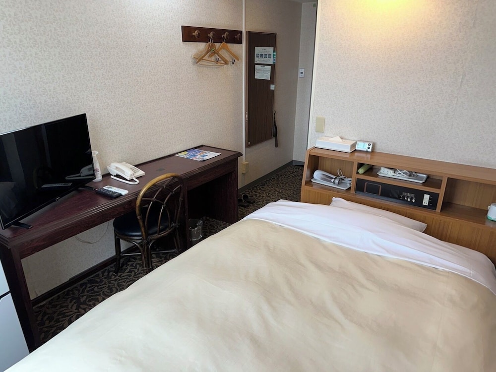 Hotel Crown Hills Miyoshi 10/40