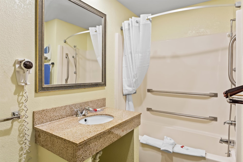 Americas Best Value Inn Grayson 22/23