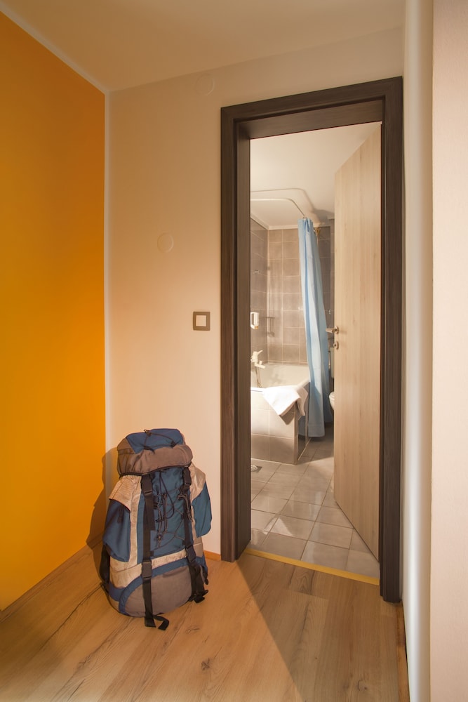 Hostel Uni 23/34