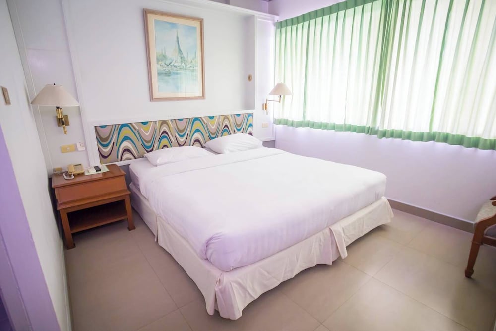 Lopburi Inn Hotel 12/46
