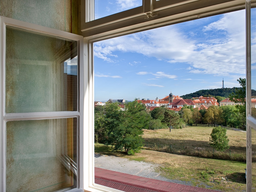 Ea Hotel Jeleni Dvur Prague Castle 49/53