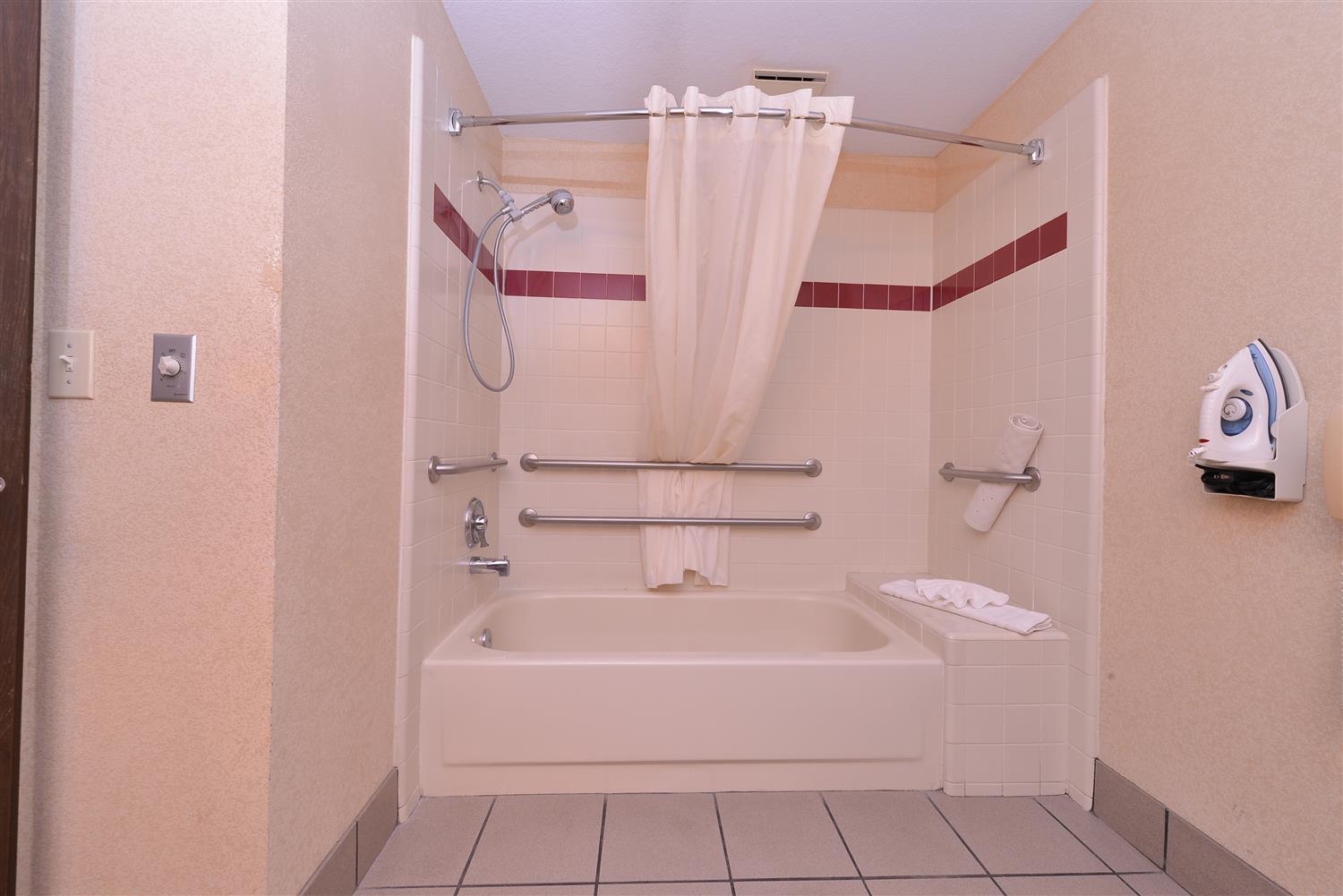 Best Western Plus Rama Inn 54/54