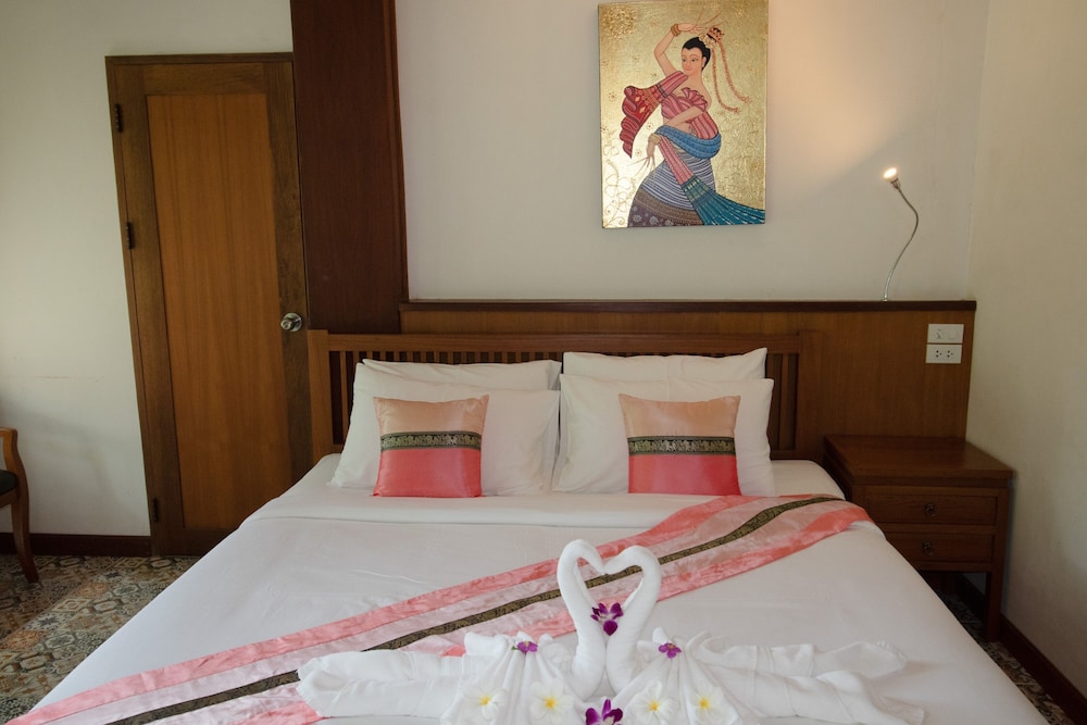 Royal Train Garden Resort 8/50