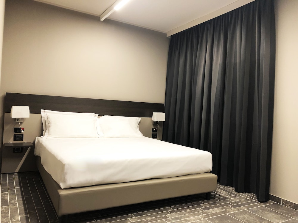 SUPERIOR, KING BED