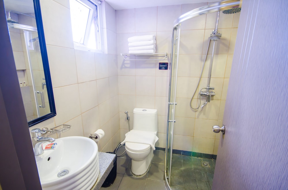 Jade Hotel Suites 62/66