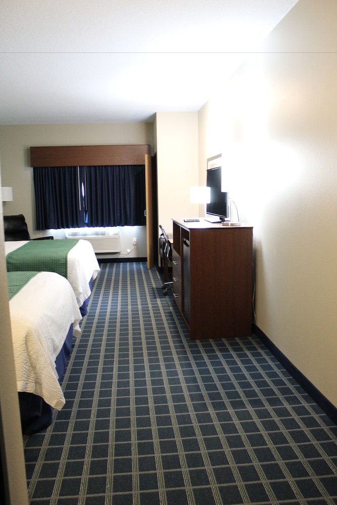 Brookstone Lodge Suites 9/43